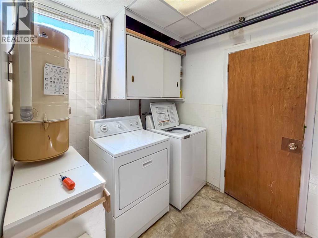 3 2 Avenue SW - Image 18