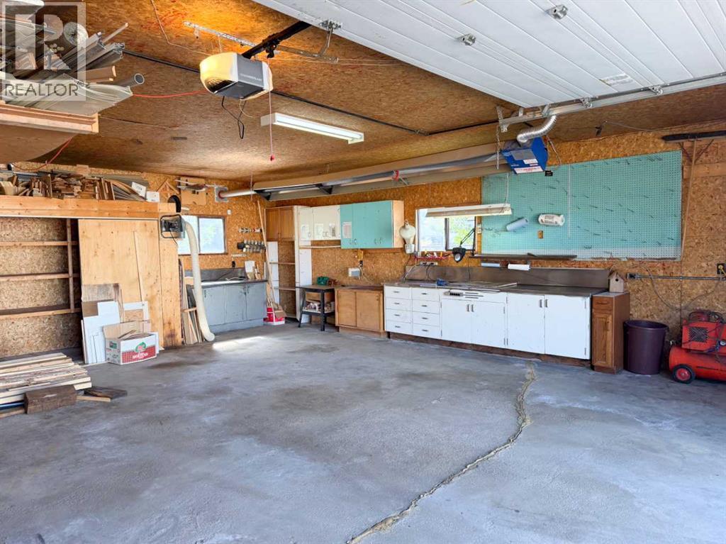 3 2 Avenue SW - 22