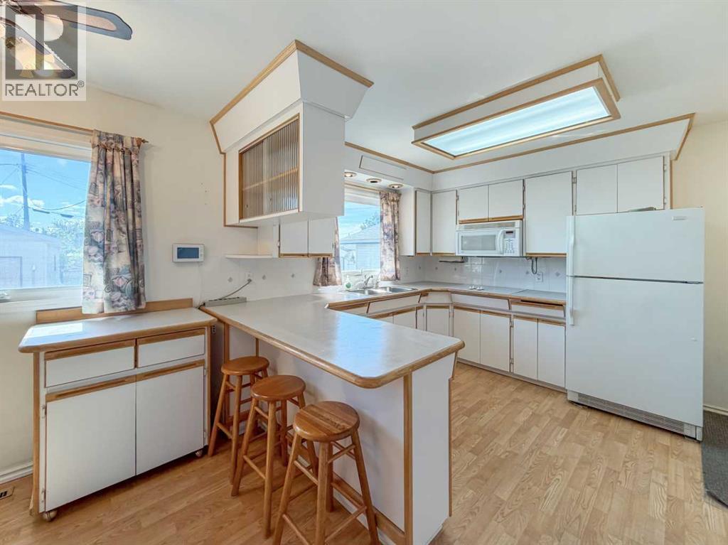 3 2 Avenue SW - Image 4