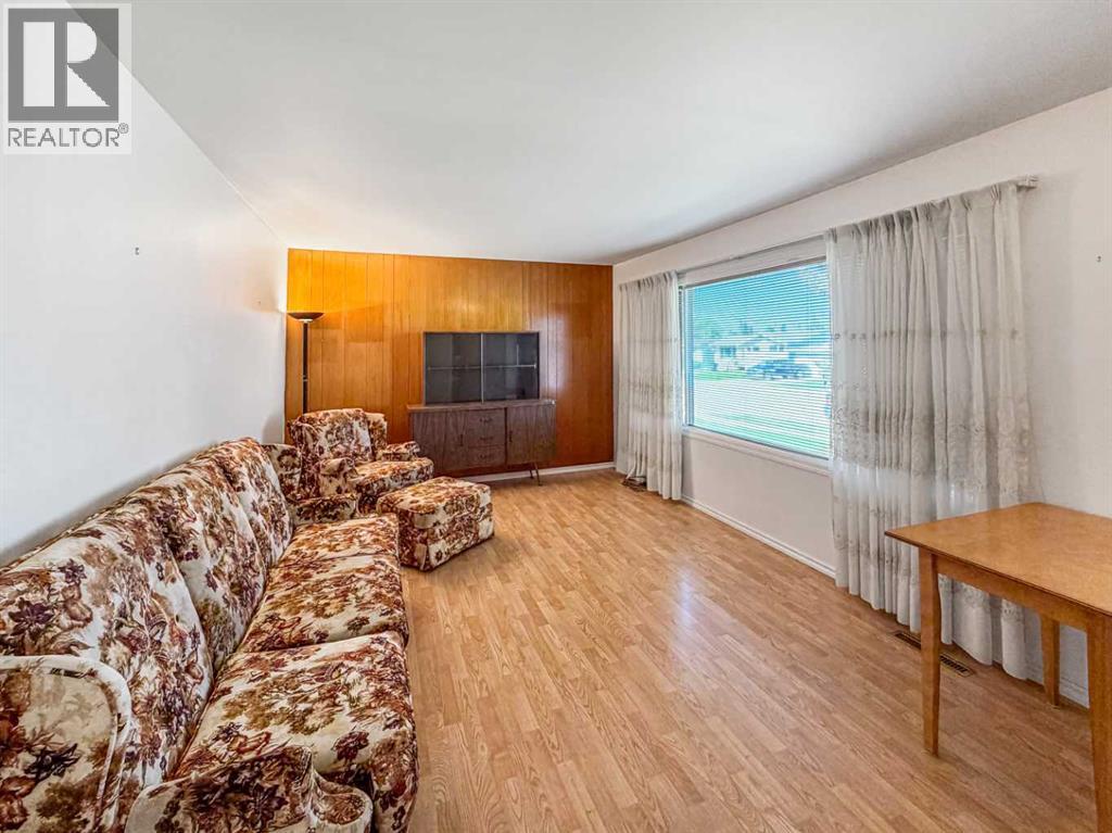 3 2 Avenue SW - Image 7