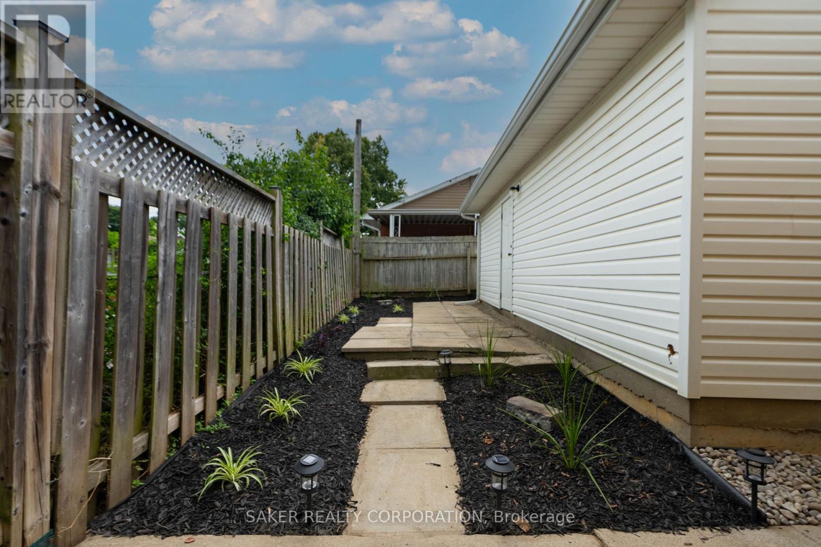 3 bedroom Single Family interior view, 176 Renfro Crescent, London South (South J), Ontario