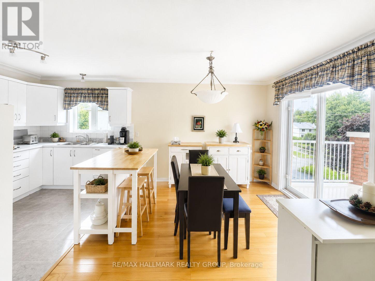 #6 669 SPENCE AVENUE - Image 3