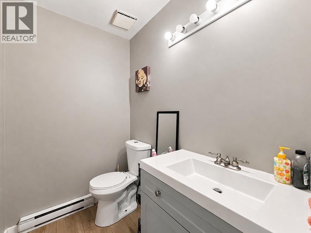 1304 KEARTON ROAD, Gibsons