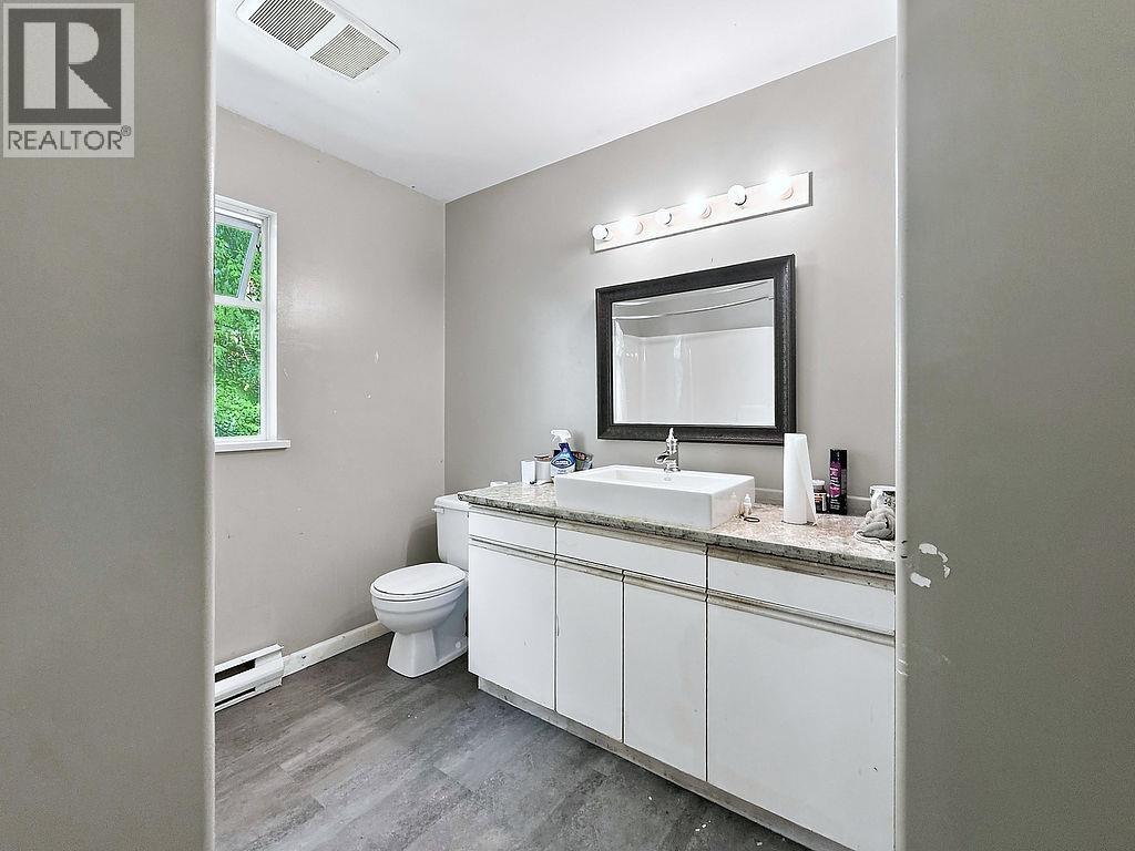 1304 KEARTON ROAD, Gibsons