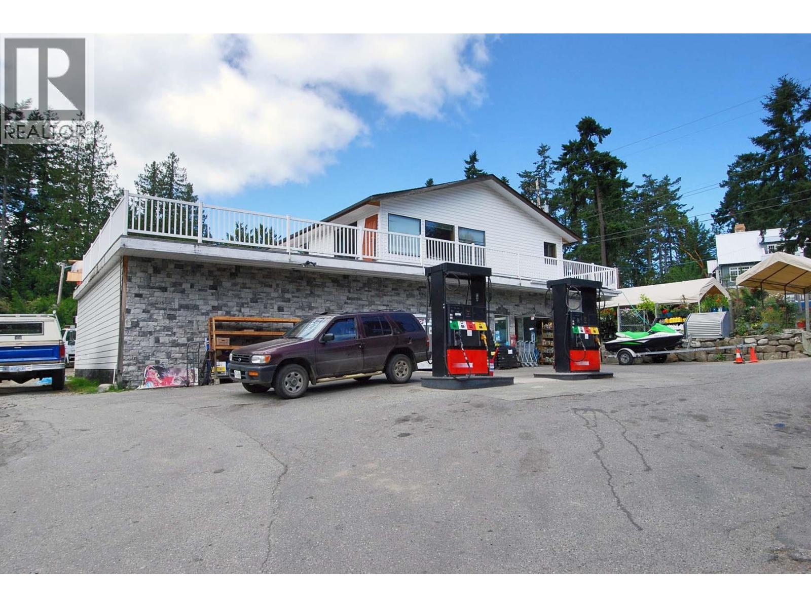 14 MADRONA Road, No City Value, British Columbia, V0N1P0, No City Value, British Columbia — photo 4 of 5