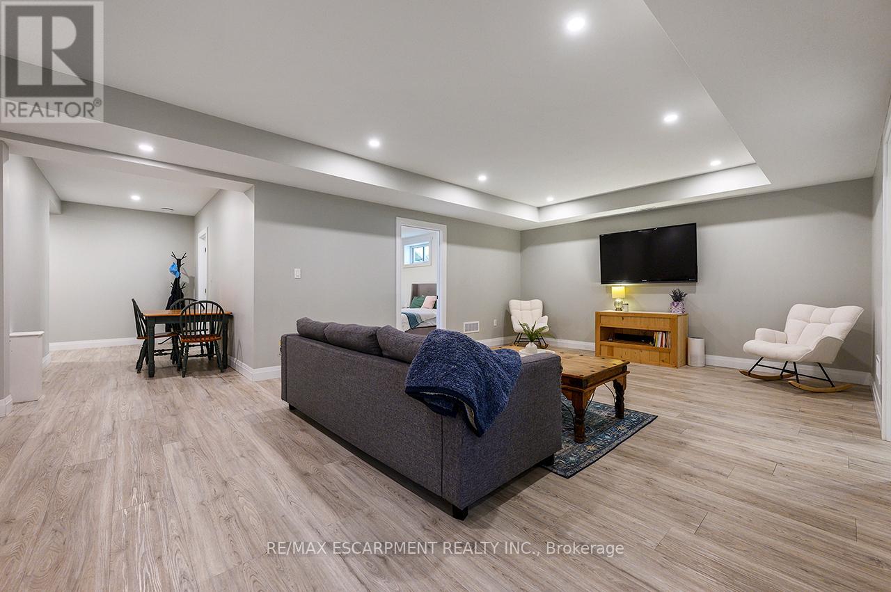 1068 XAVIER STREET - Image 29
