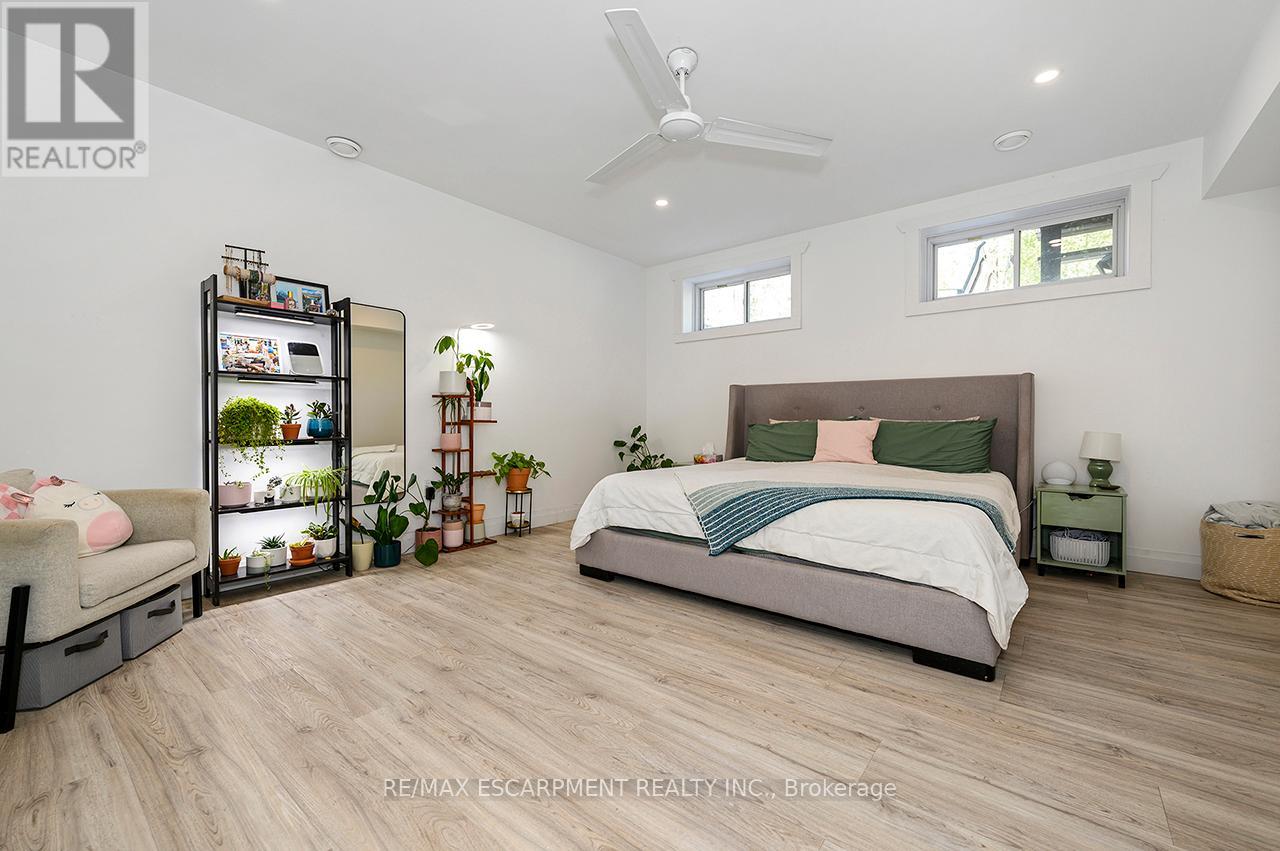 1068 XAVIER STREET - Image 30