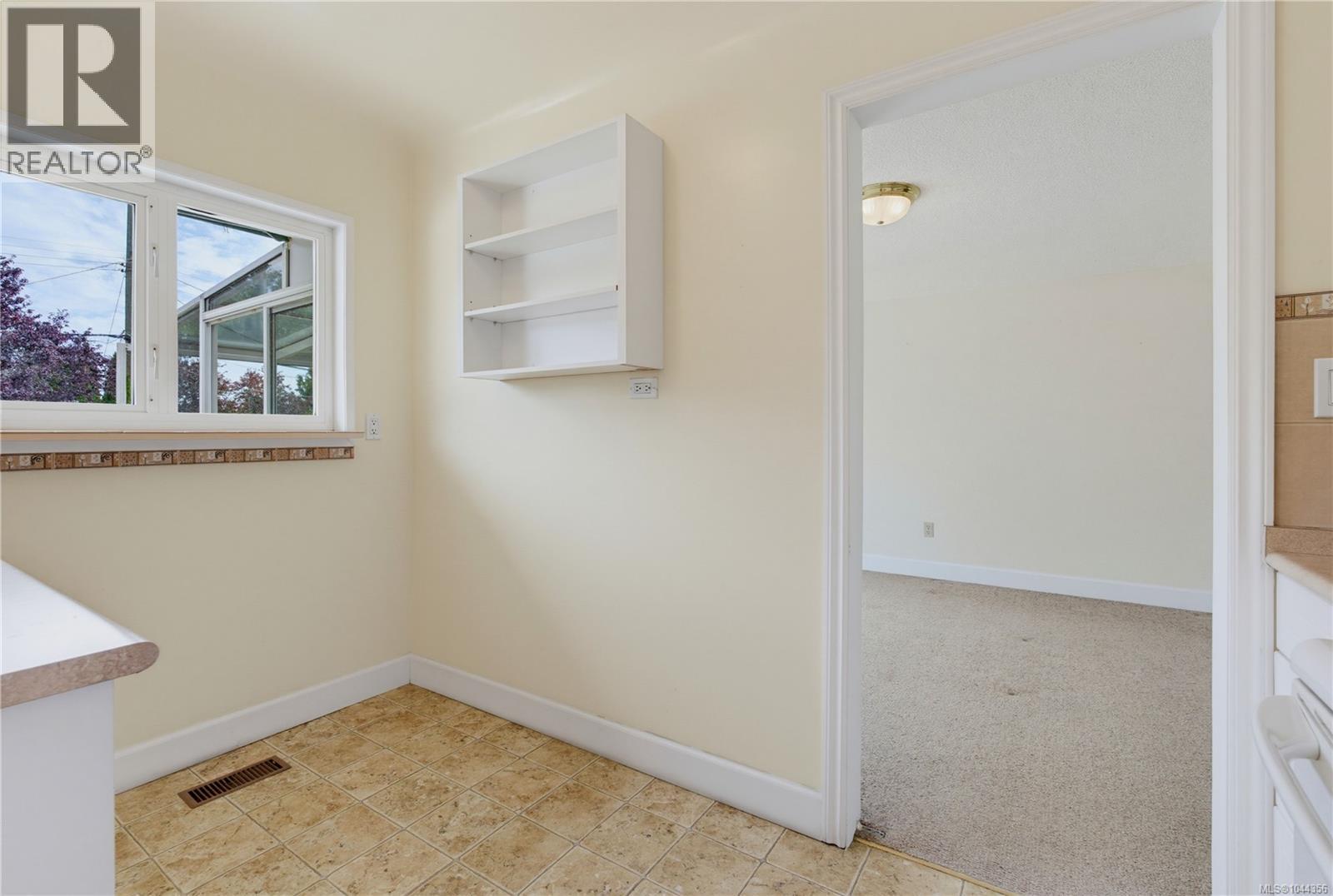 3493 Cardiff Place, Oak Bay