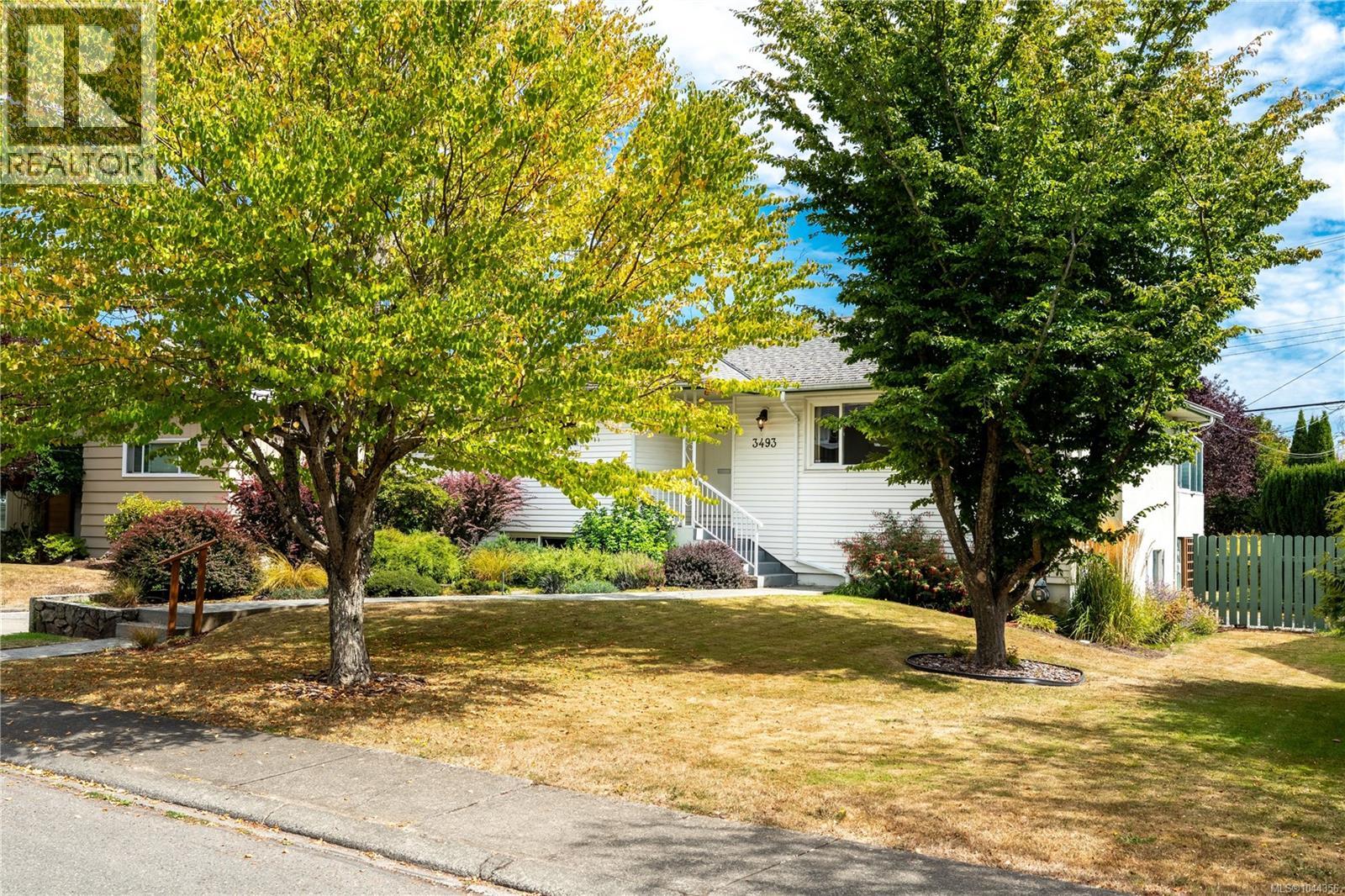  3493 Cardiff Place, Oak Bay