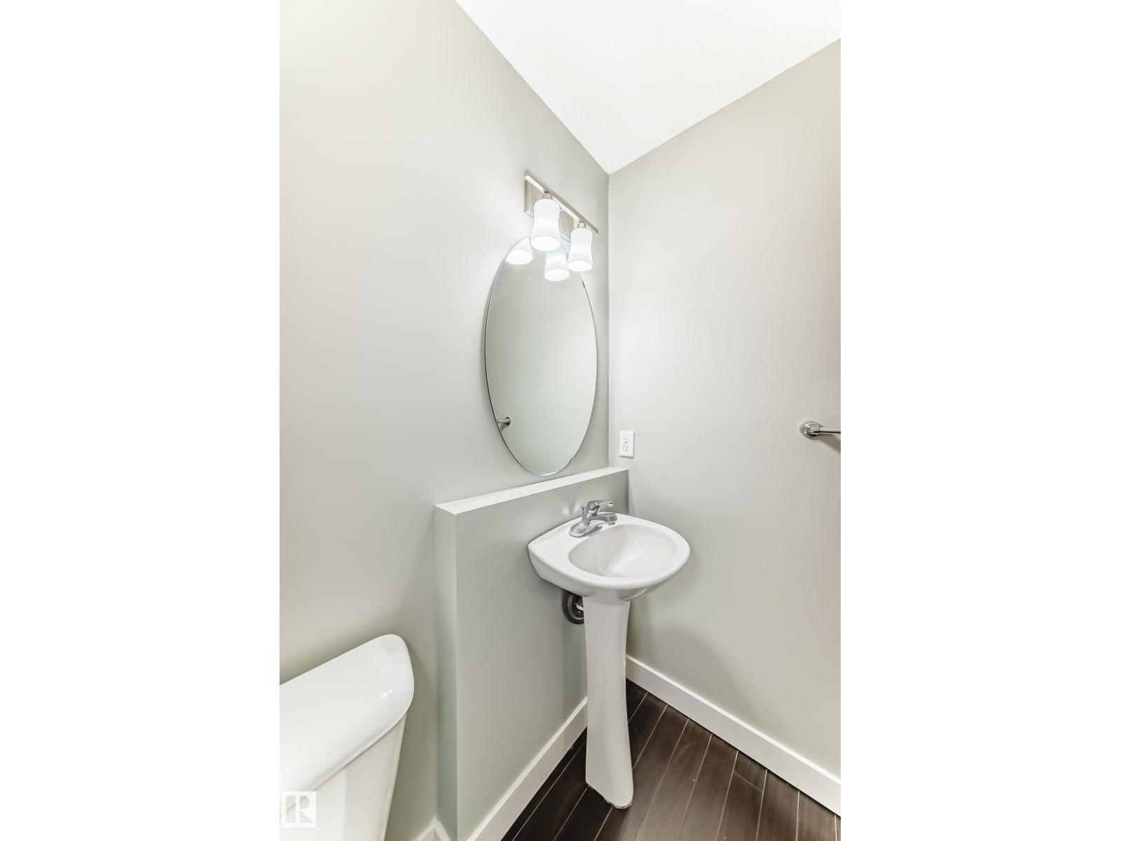 #47 12004 22 AV SW - 15