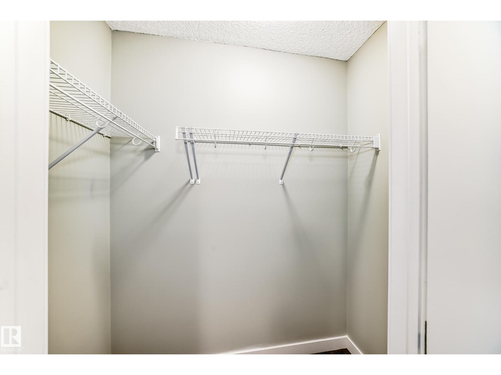 #47 12004 22 AV SW - Image 21