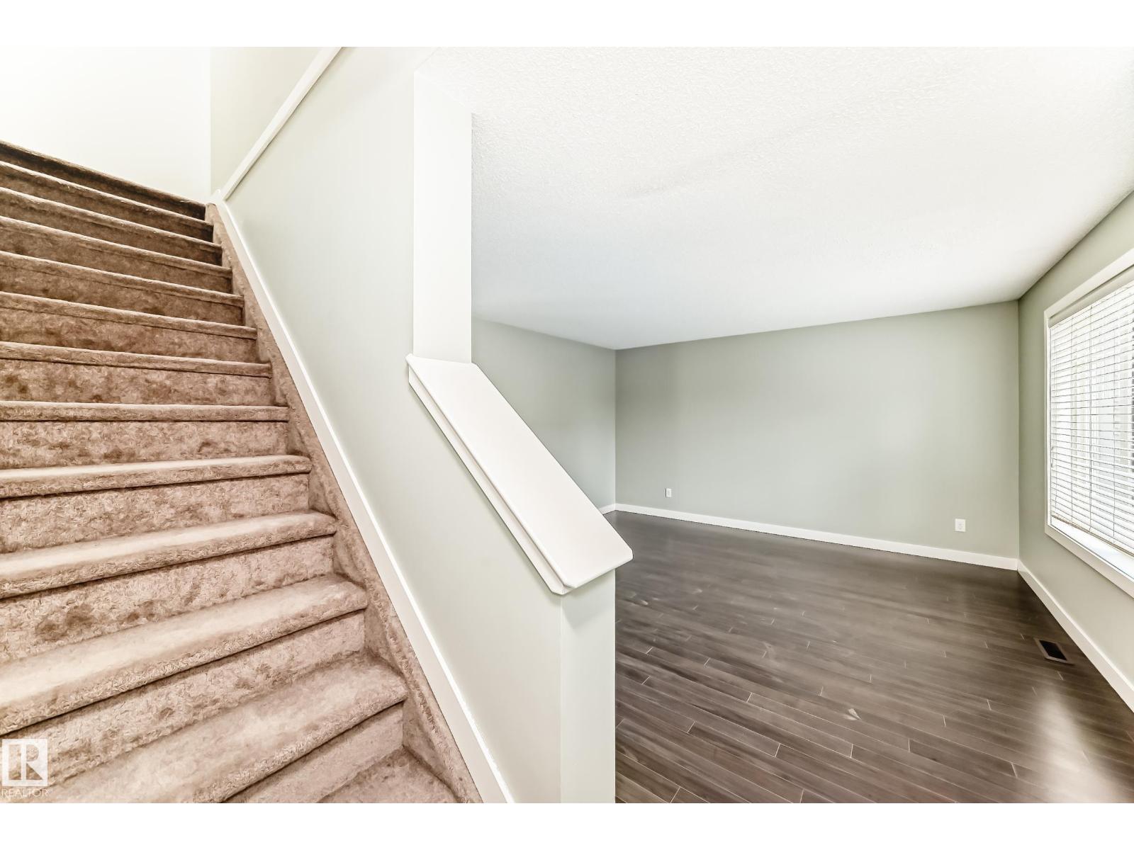 #47 12004 22 AV SW - Image 16