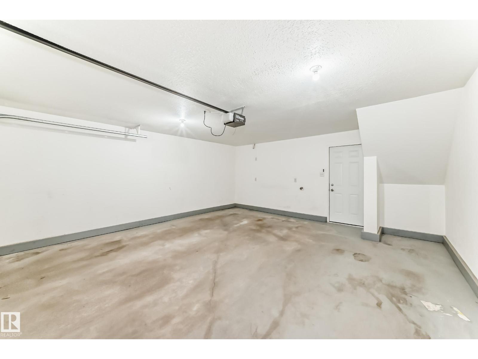 #47 12004 22 AV SW - 34