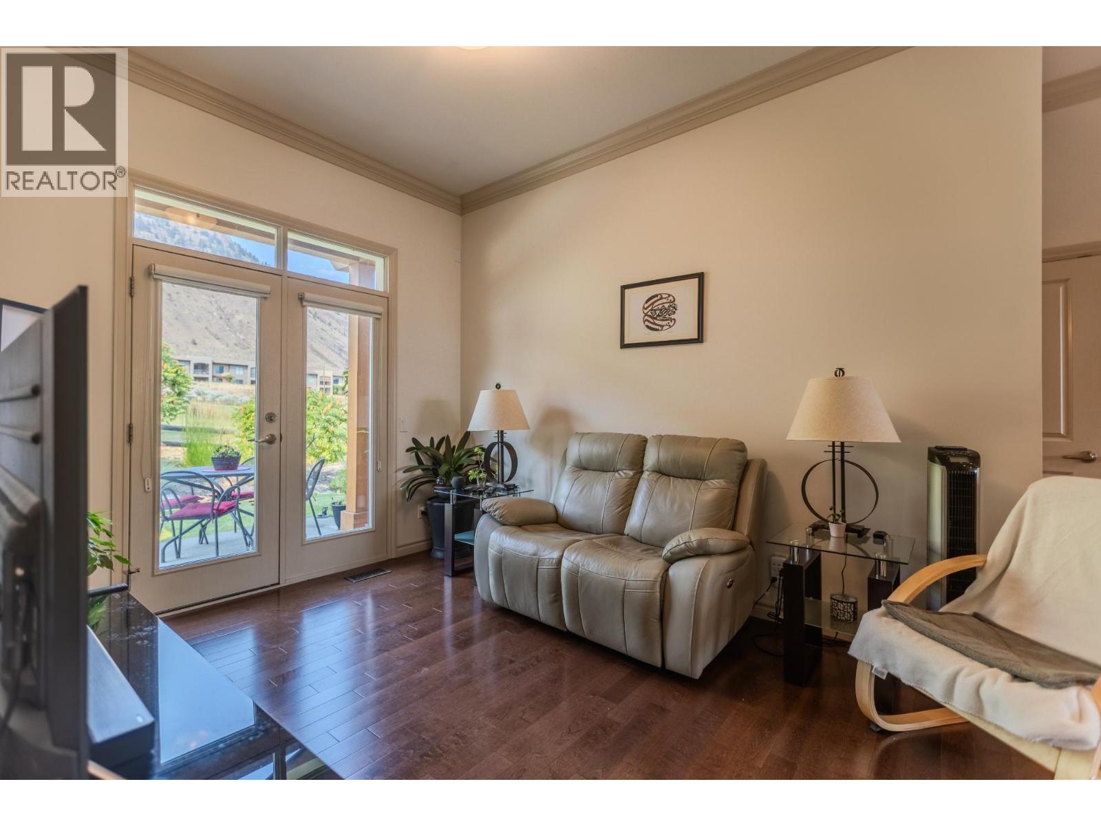 1542 GOLF RIDGE Drive - 25