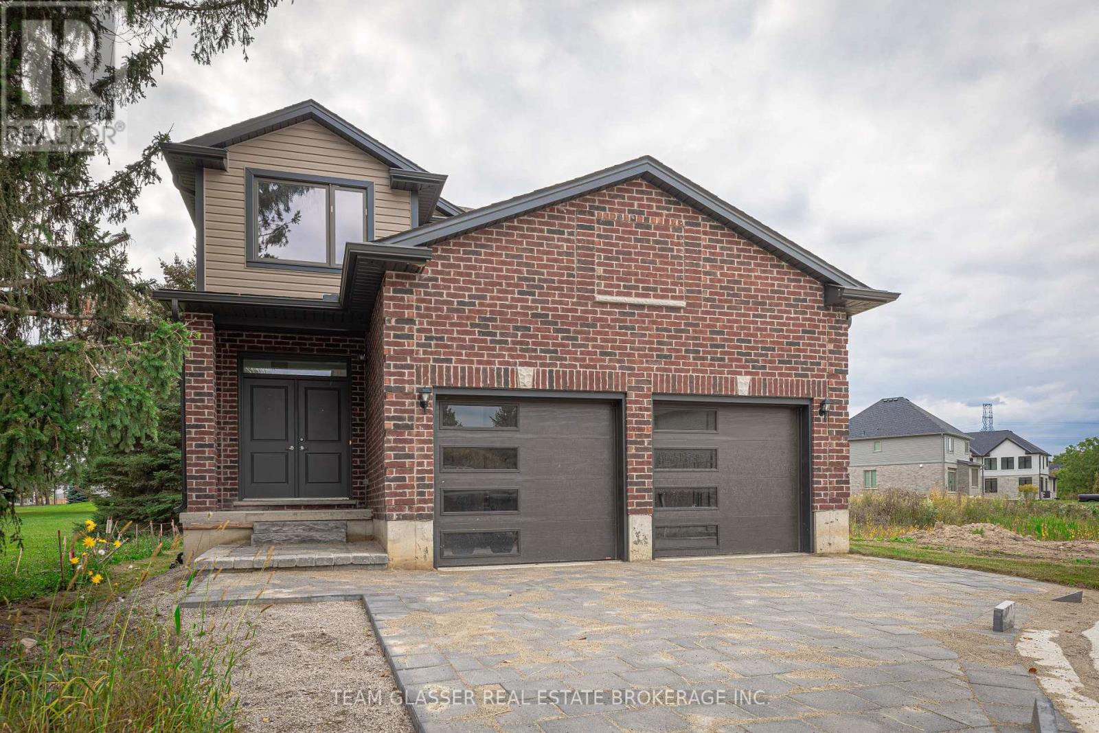 5 bedroom Single Family exterior, 3465 ORIOLE Circle, London South (South U), Ontario