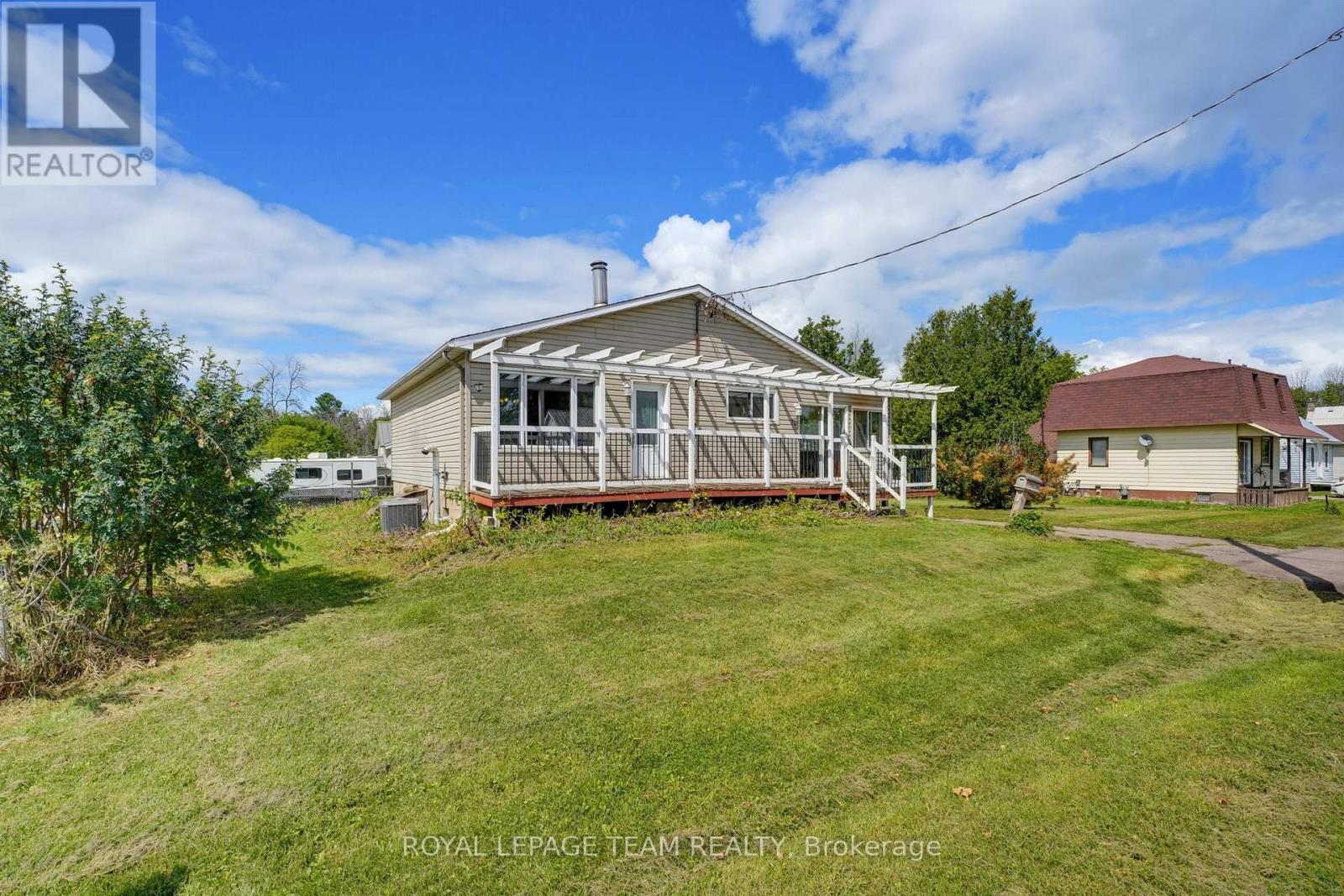 550 GIROUX STREET - 2