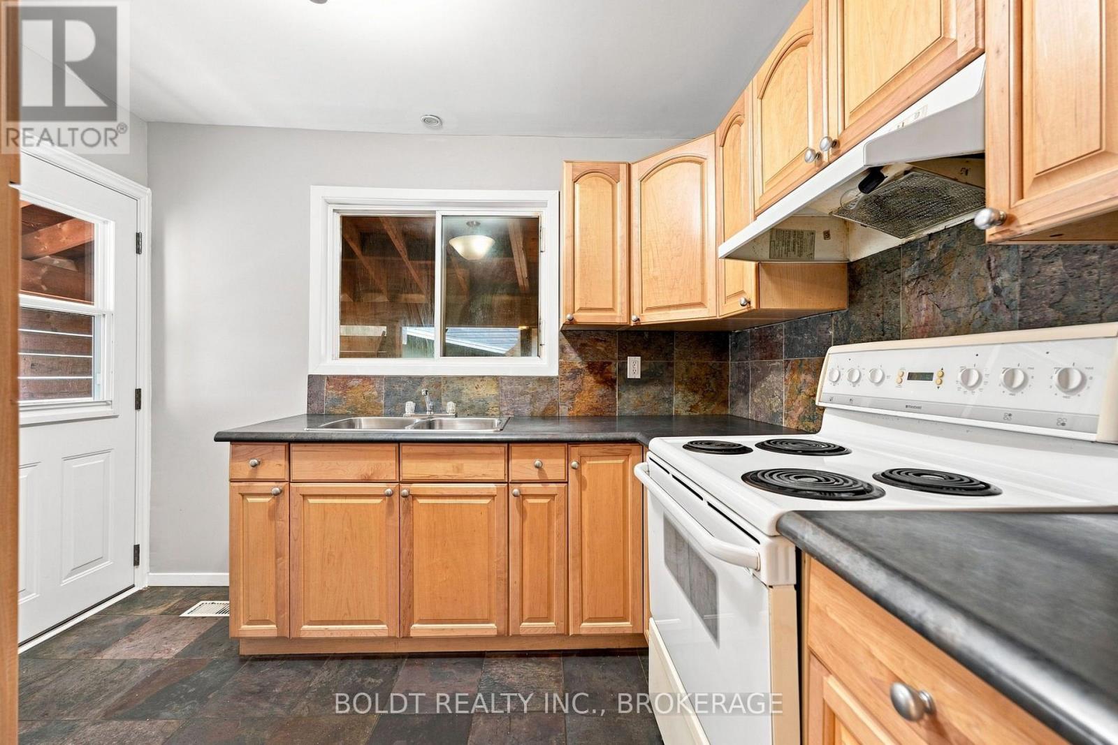 38 MARS AVENUE - 11