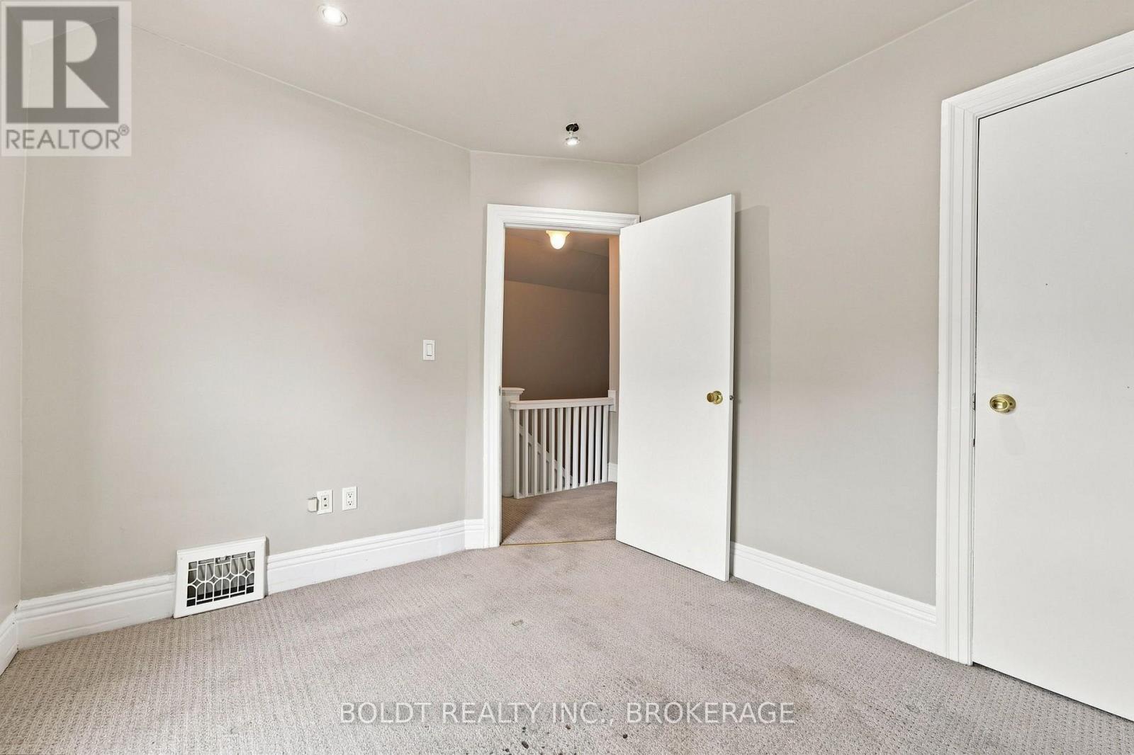 38 MARS AVENUE - 18