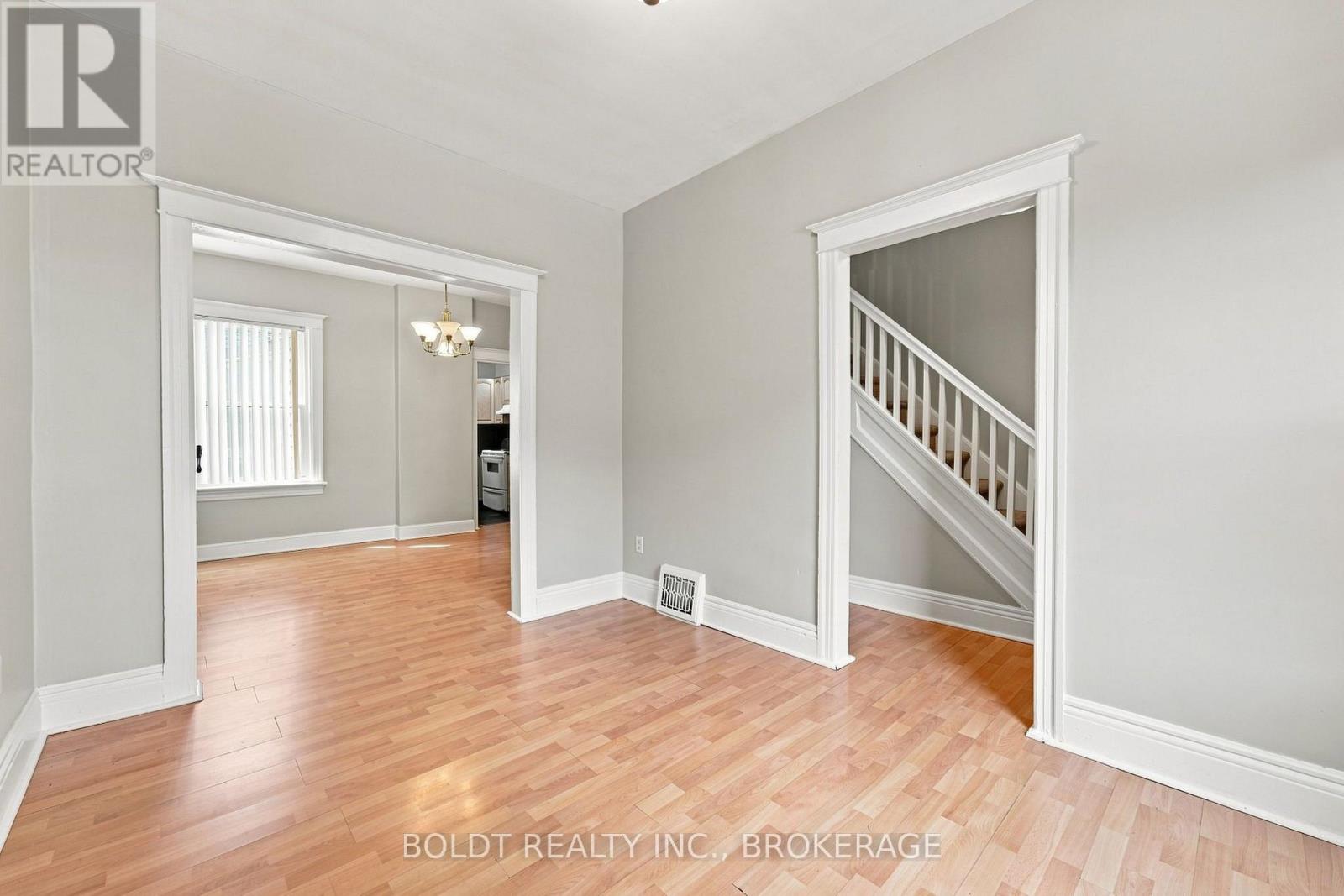 38 MARS AVENUE - 8