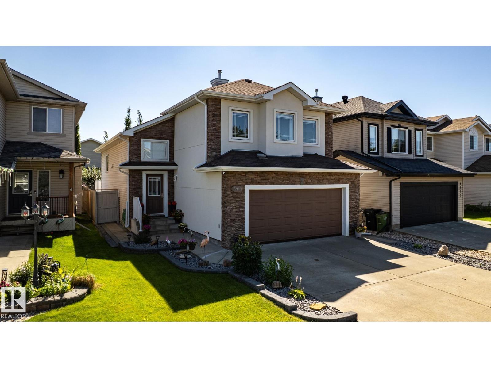 8919 176 AV NW - 1