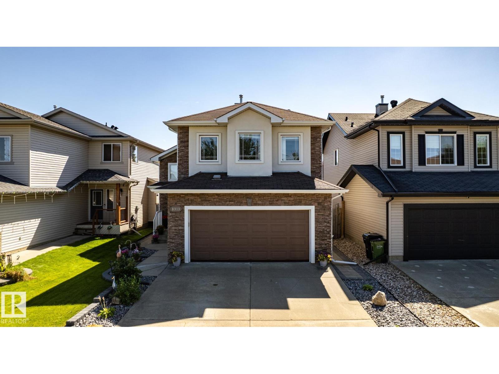 8919 176 AV NW - 2
