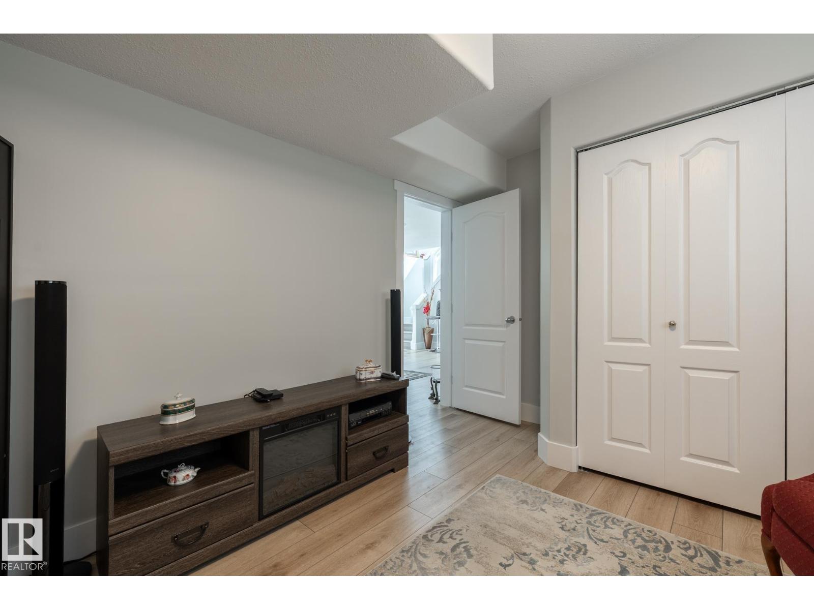 8919 176 AV NW - Image 44
