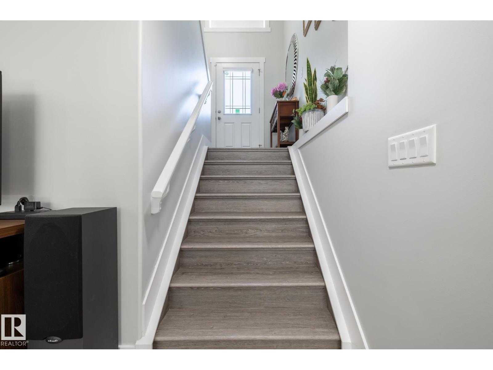 8919 176 AV NW - Image 42