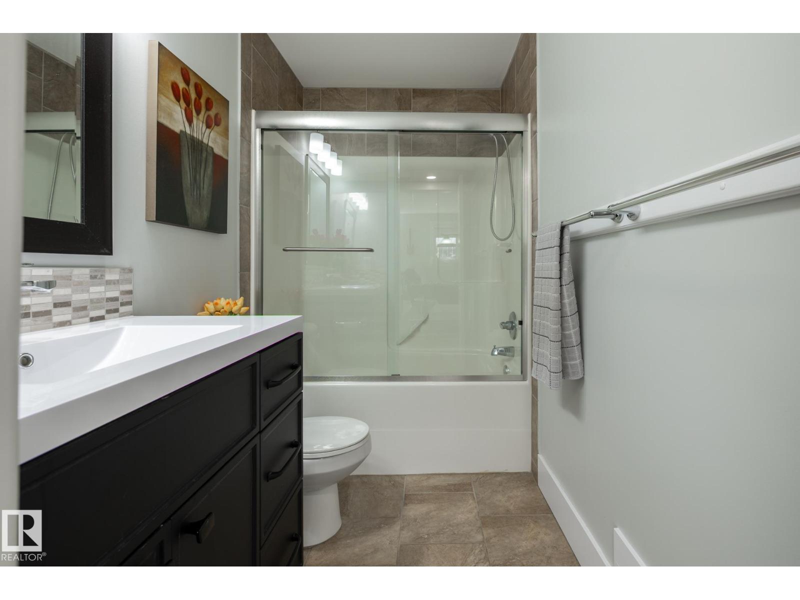 8919 176 AV NW - 47
