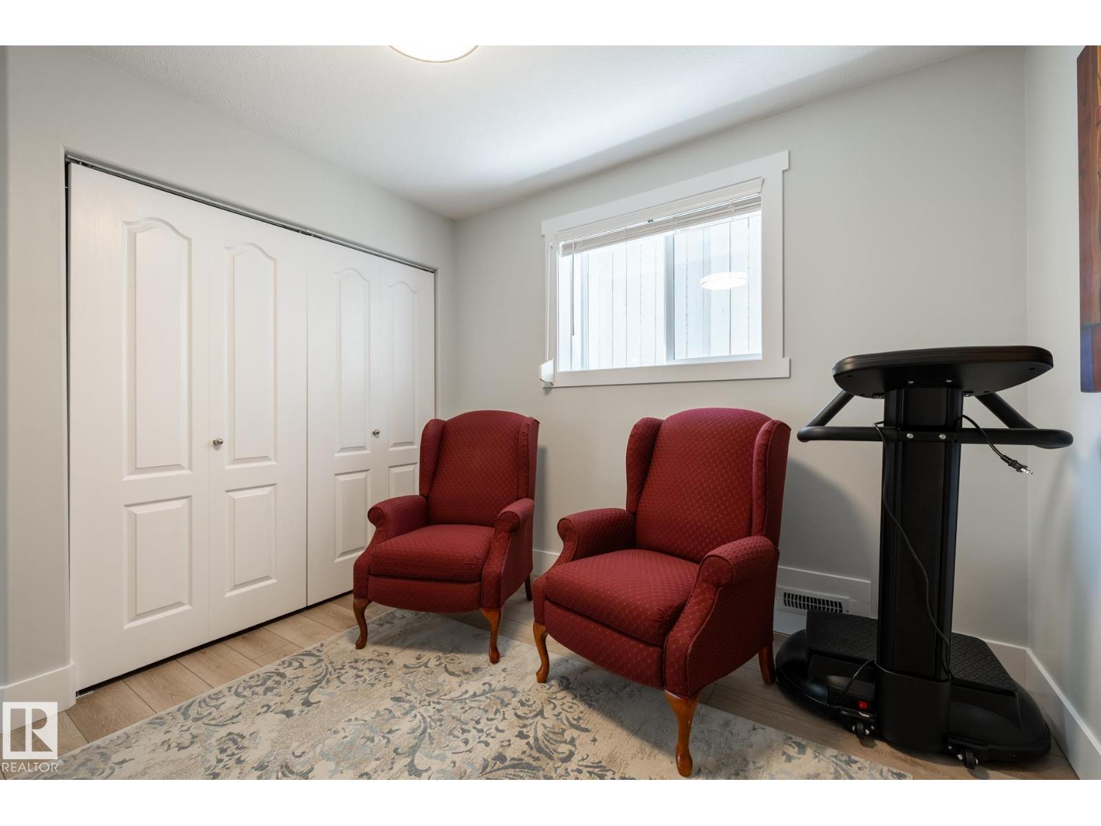 8919 176 AV NW - Image 43