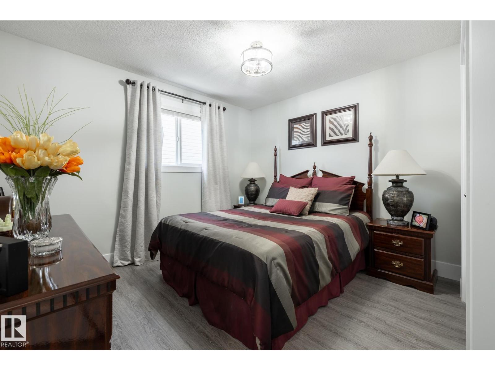 8919 176 AV NW - 35