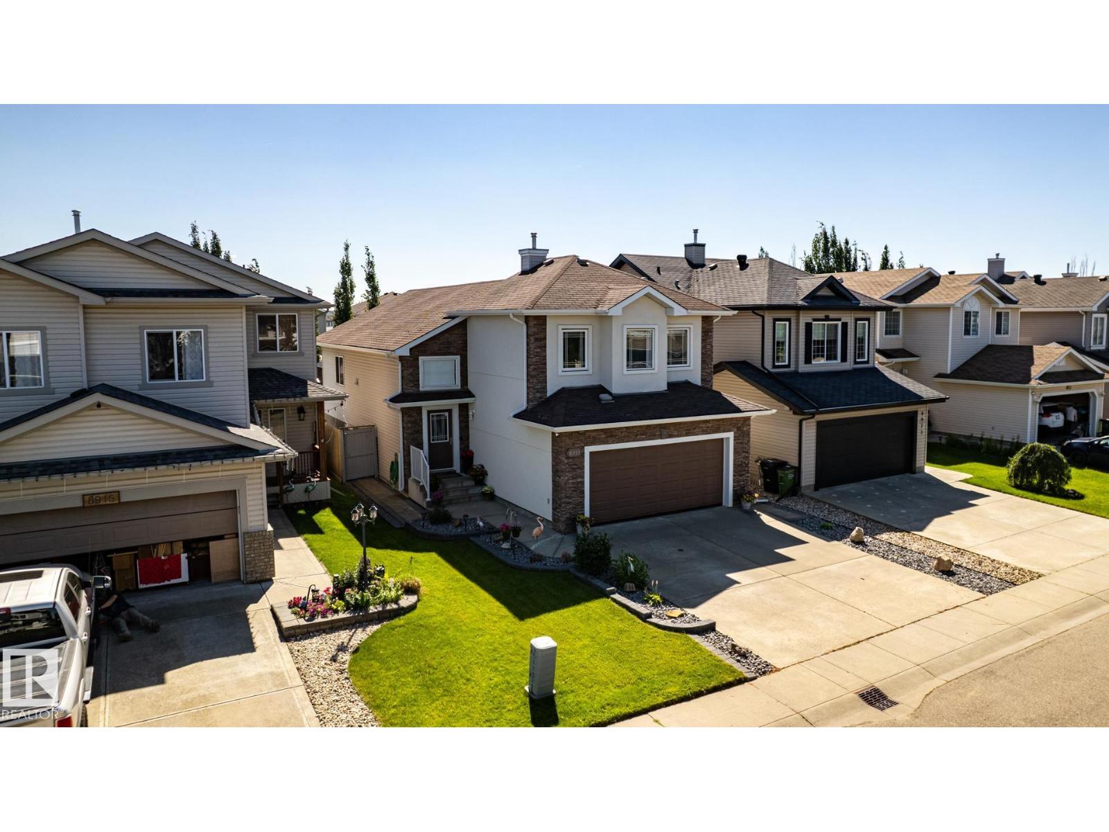 8919 176 AV NW - 69