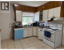4pc Bathroom - 2848 24 Street  Nw, Calgary, AB T2M3Z3 Photo 7