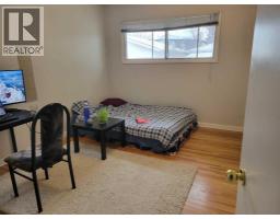 Living room - 2848 24 Street  Nw, Calgary, AB T2M3Z3 Photo 8