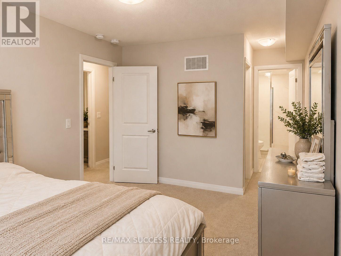 #502 585 COLBORNE STREET E - Image 15