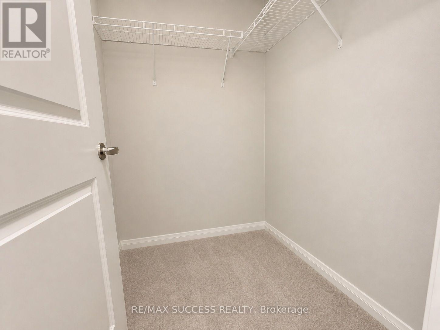 #502 585 COLBORNE STREET E - Image 16