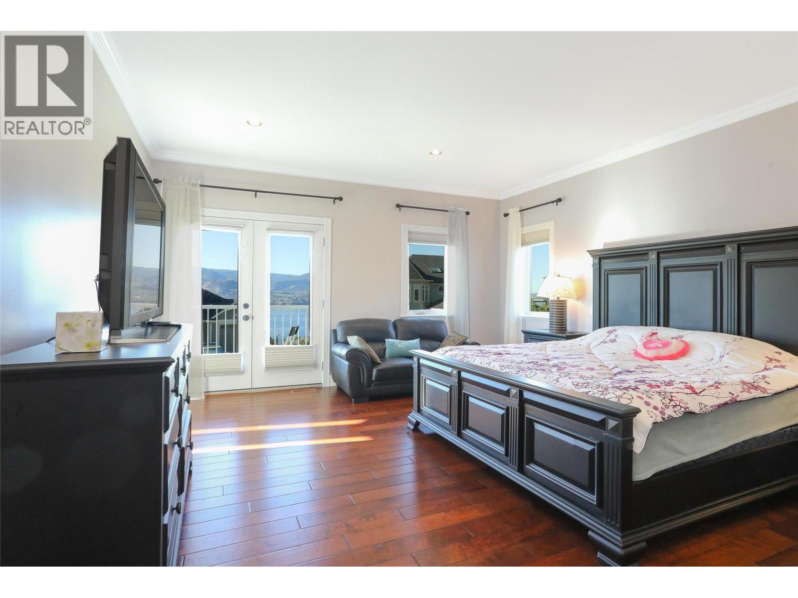 390 Quilchena Drive - Image 45