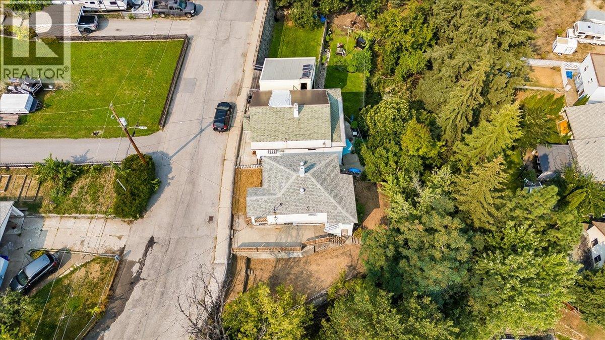 795 Binns Street, Trail