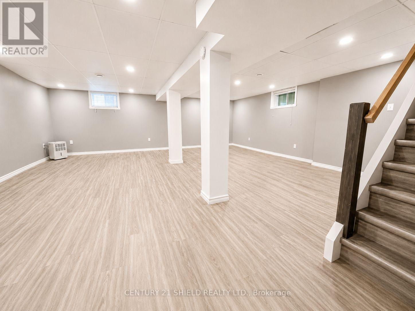 117 ELLEN AVENUE - 27