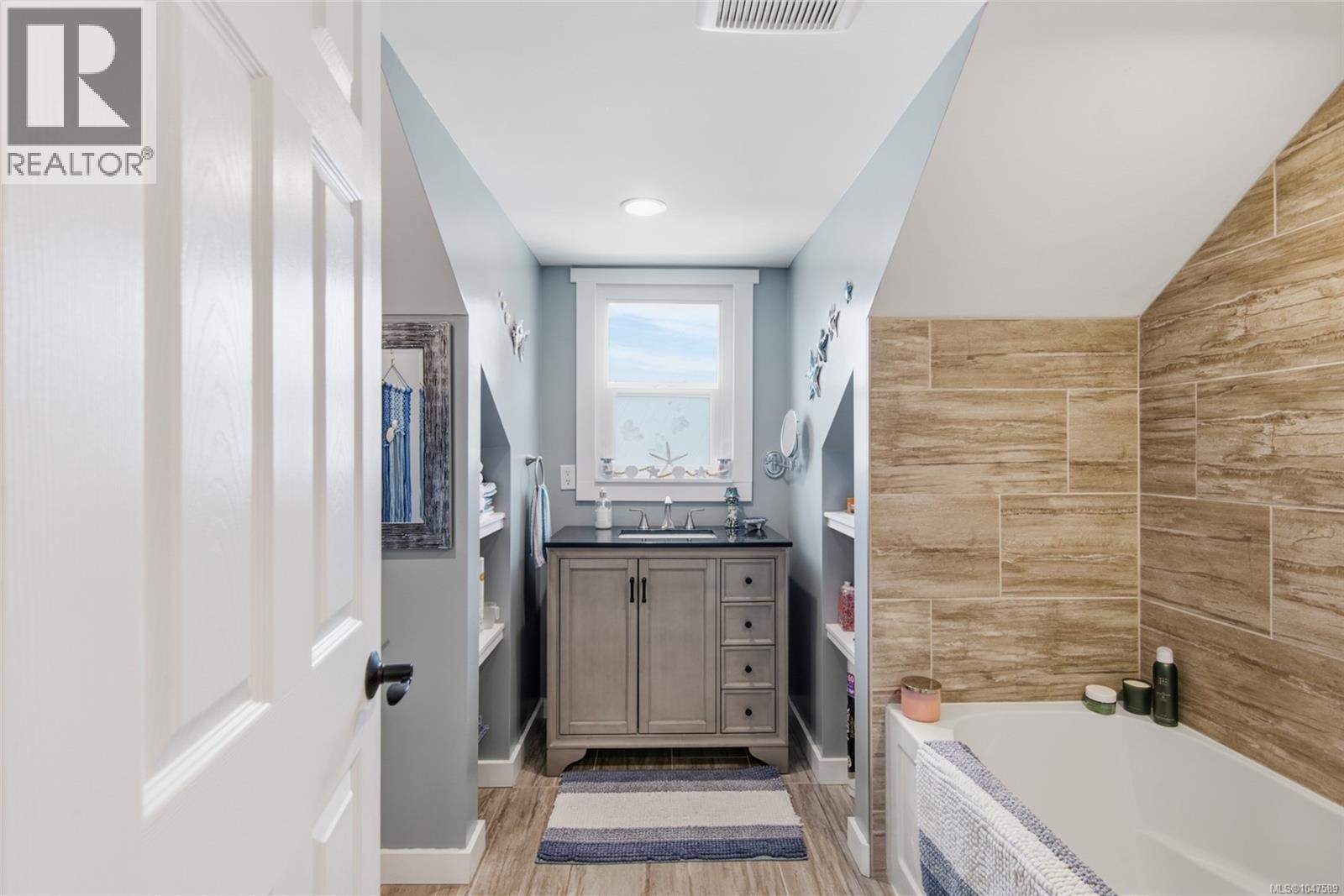 4853 Gertrude St - Image 12