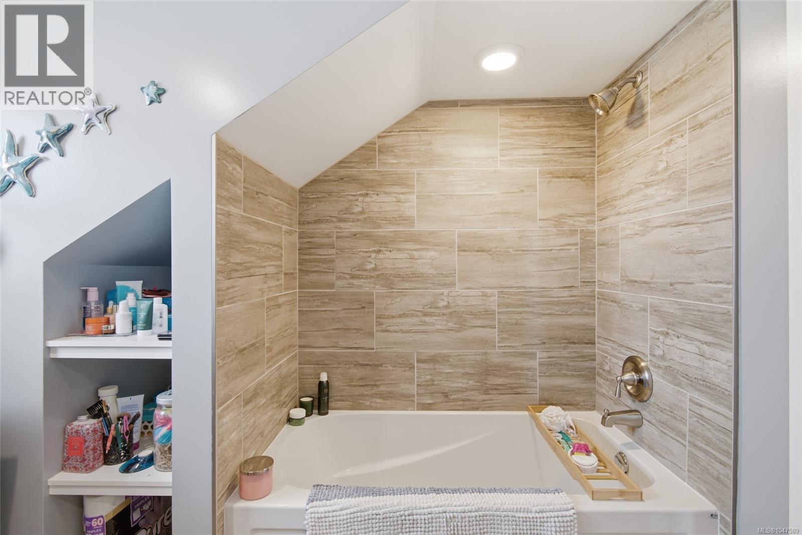 4853 Gertrude St - Image 13