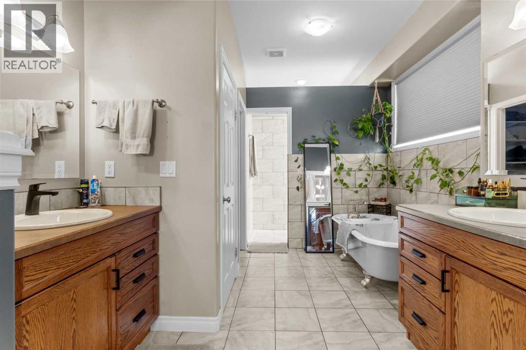 5055 54 Street Close - Image 19