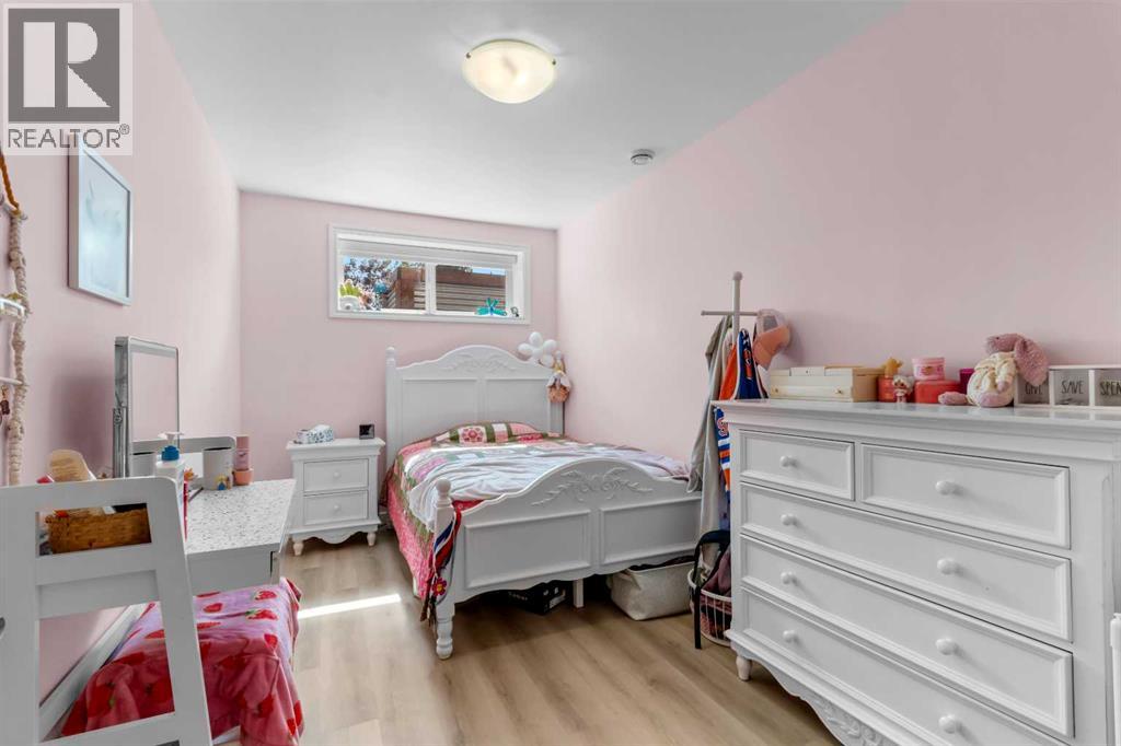 5055 54 Street Close - Image 27