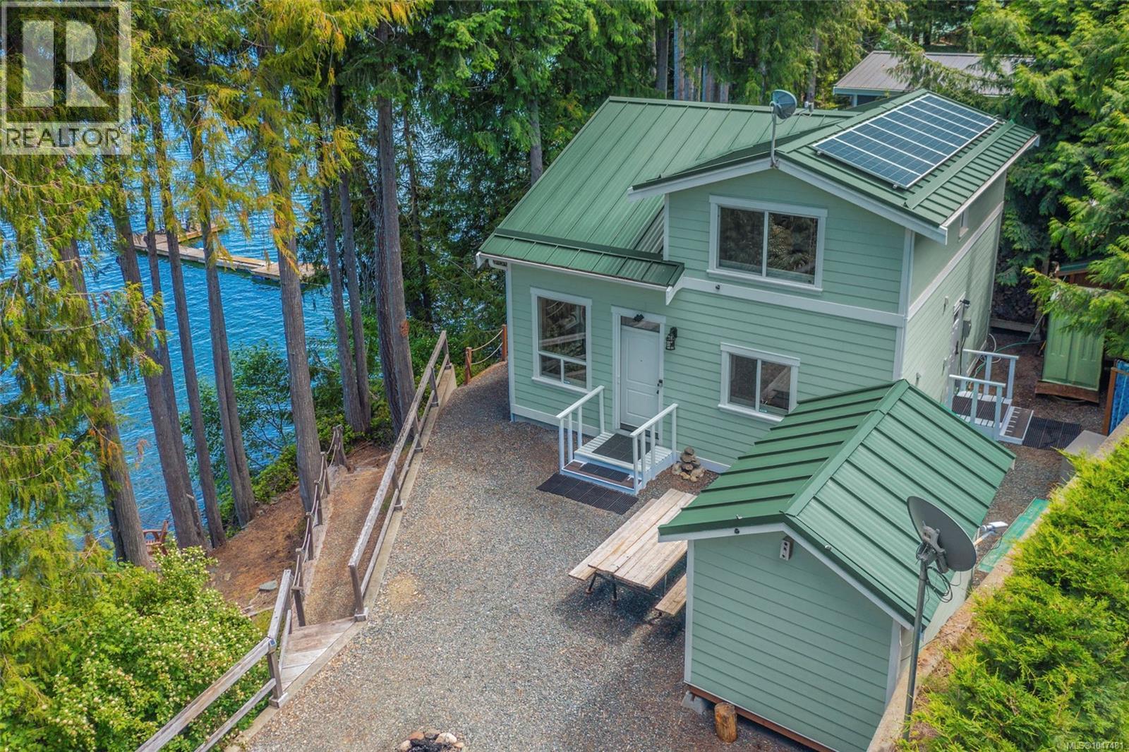 2270 South Lake Rd, Qualicum Beach