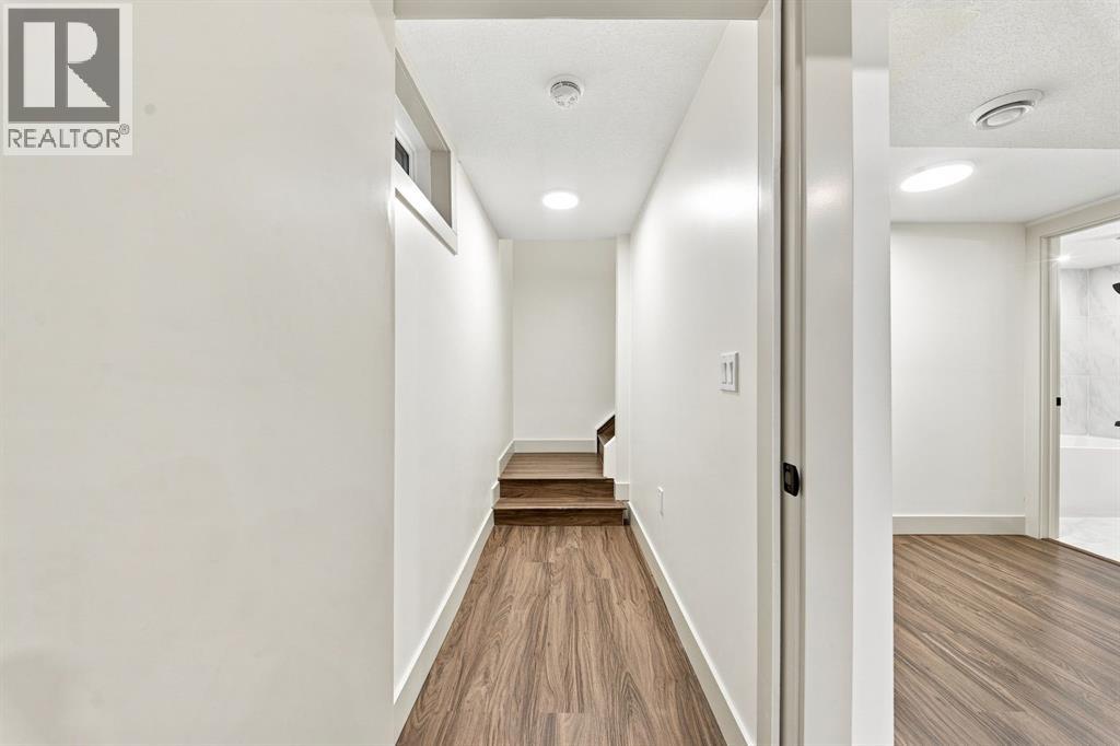 8304 11 Street SW - 22