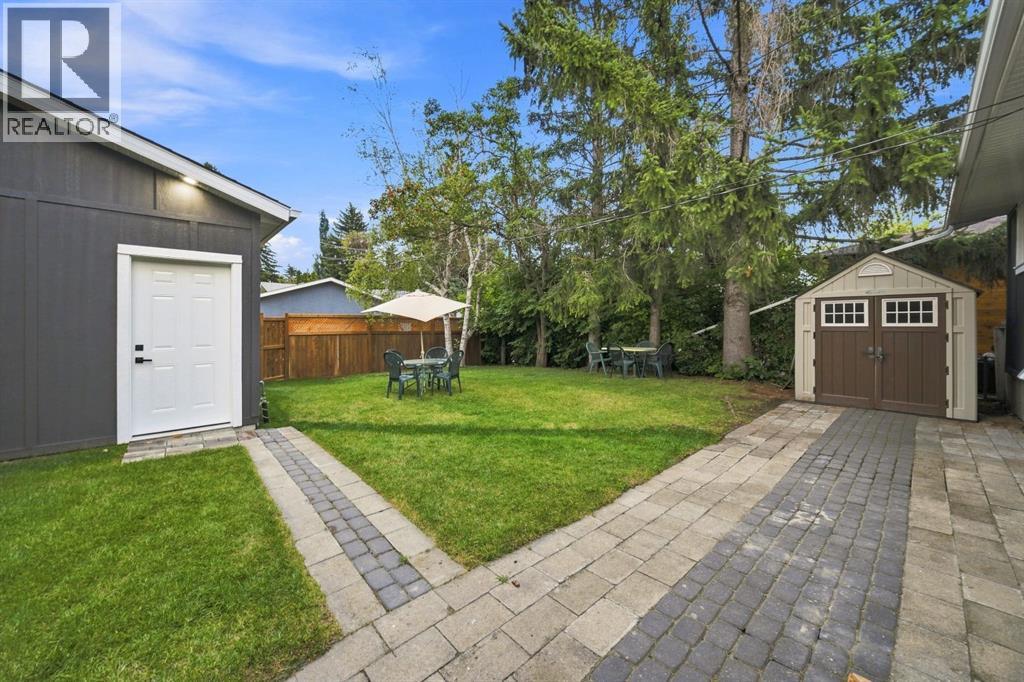 8304 11 Street SW - 37