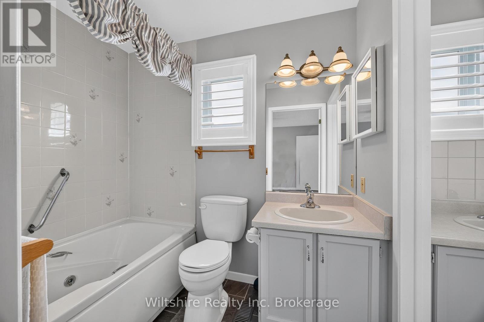 75 EDWIN CRESCENT - 12