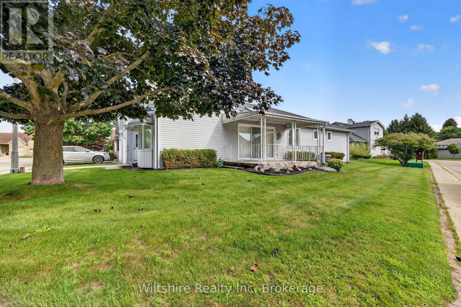 75 EDWIN CRESCENT - 21