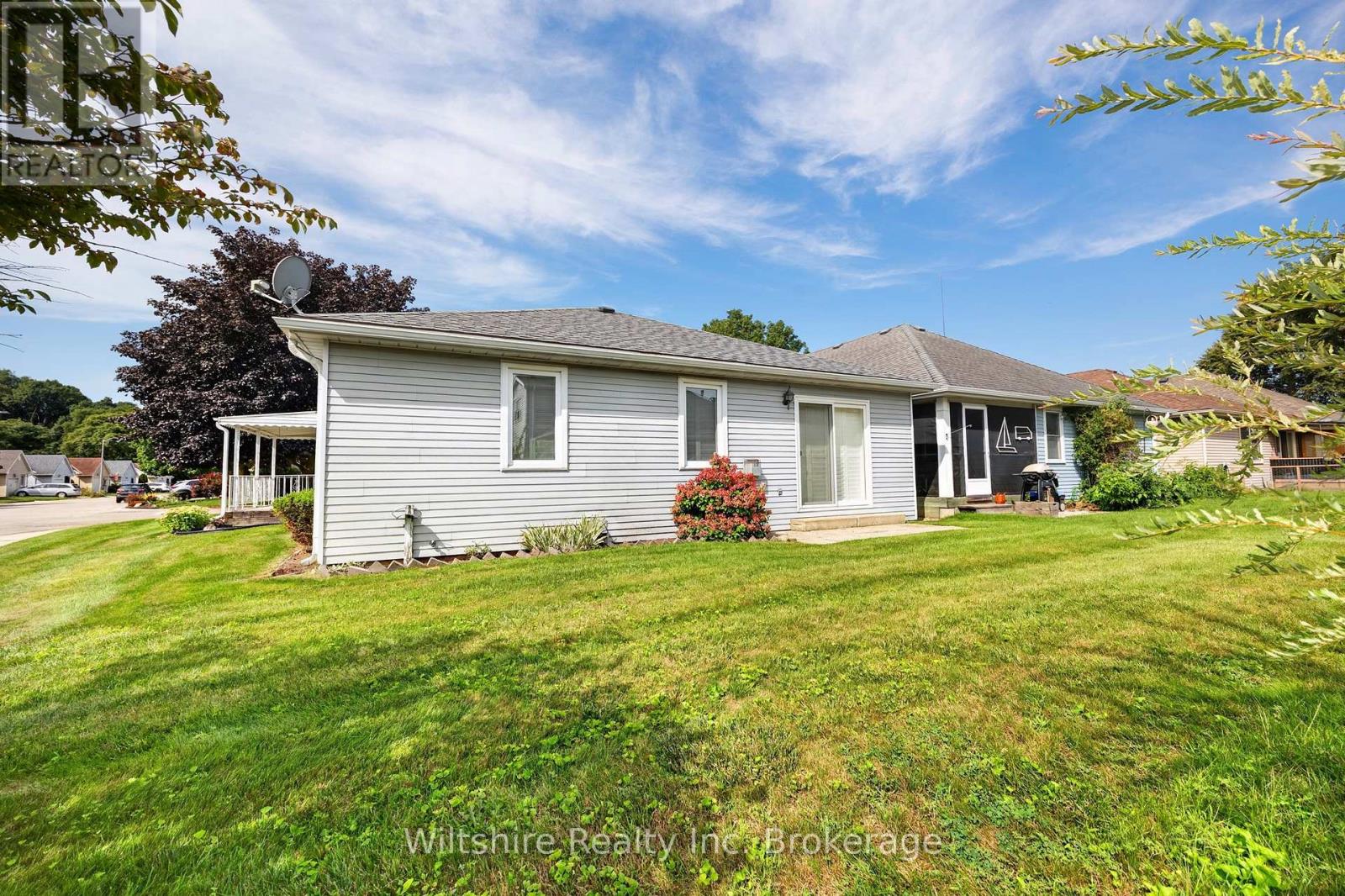 75 EDWIN CRESCENT - Image 3