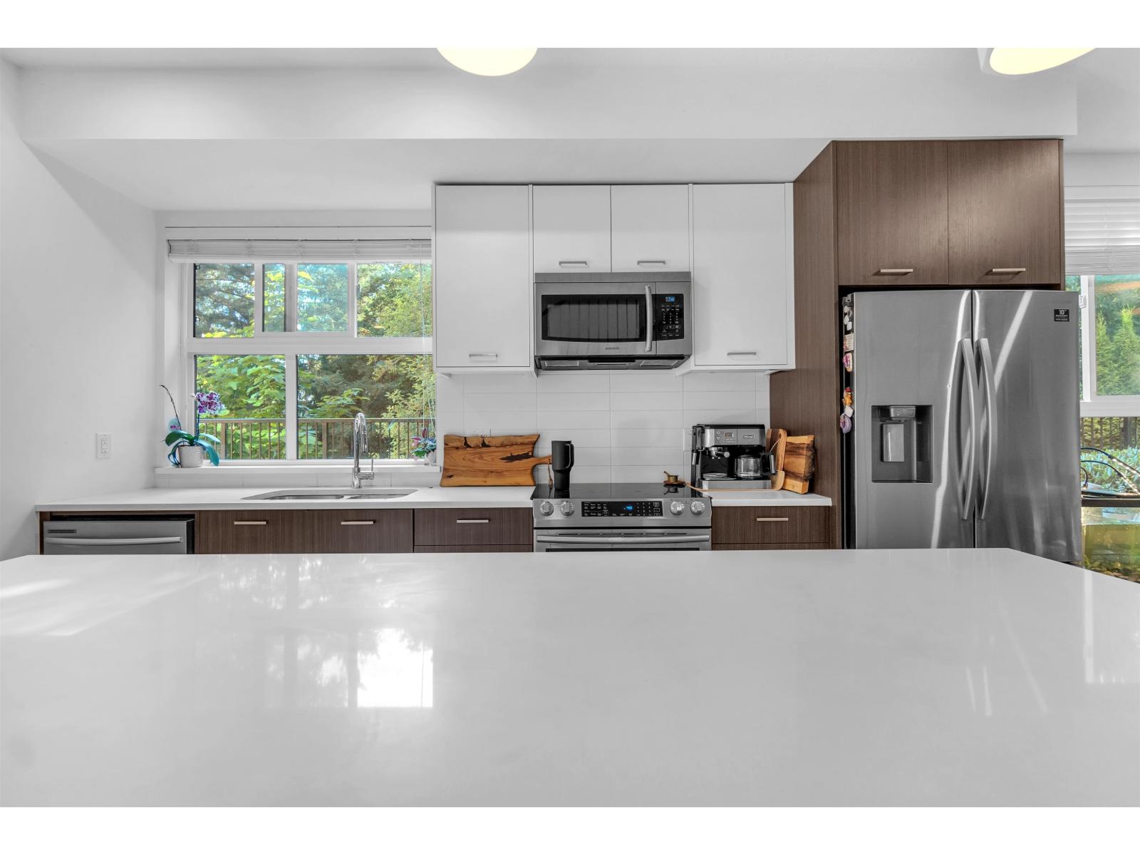 B210 20087 68 AVENUE, Langdale