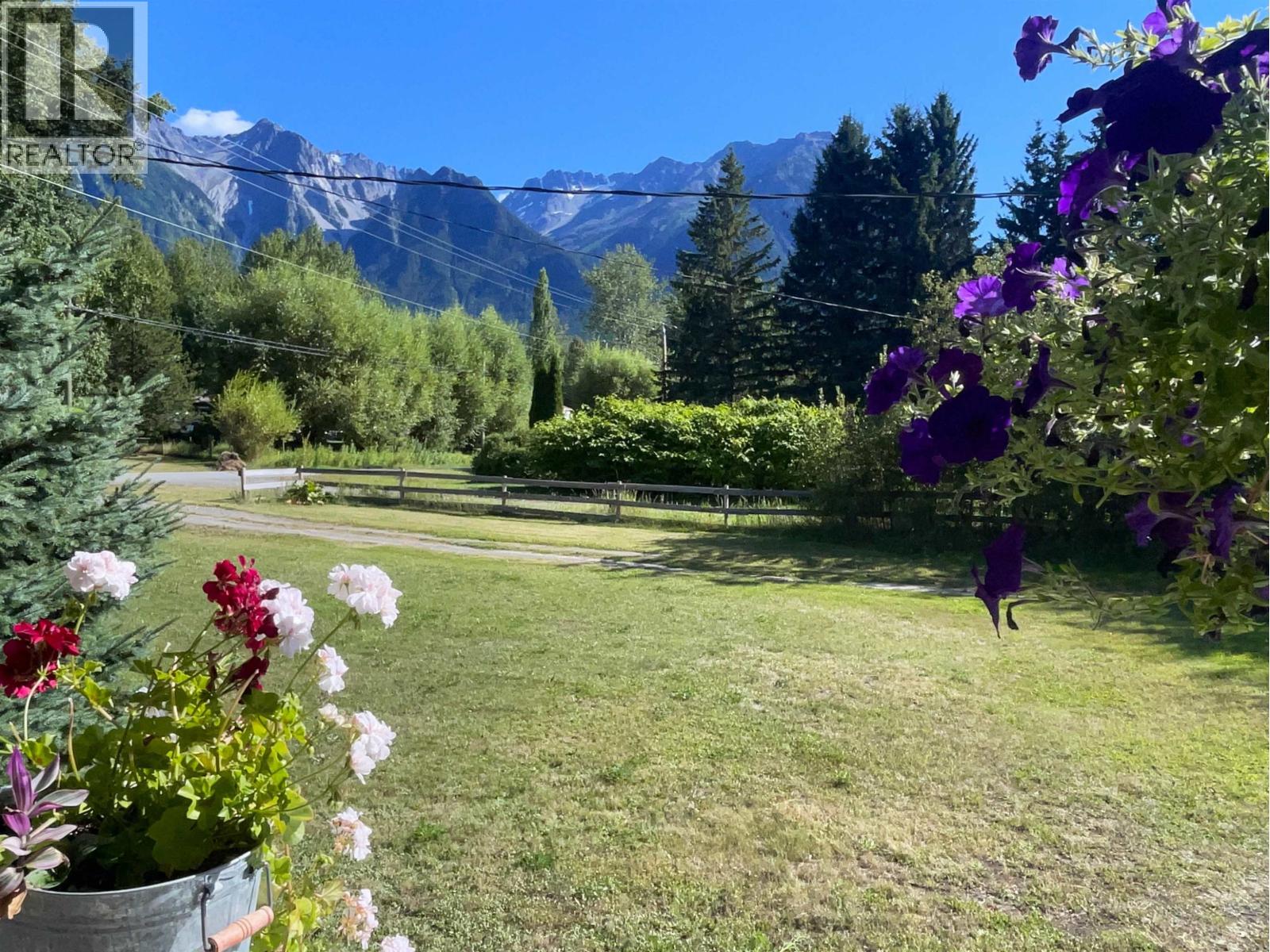 1555 ALDOUS STREET - 3